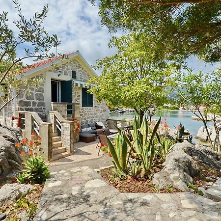 Holiday Home Brinic Tivat Zewnętrze zdjęcie