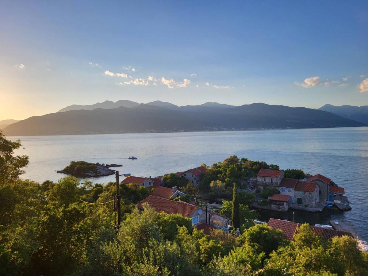 Holiday Home Brinic Tivat Zewnętrze zdjęcie